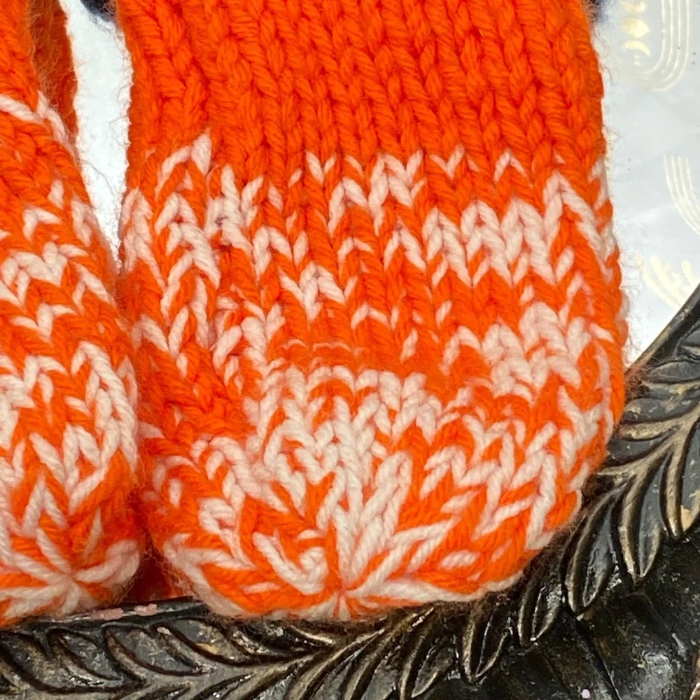 Vibrant Knit Mittens with Fluffy Trim